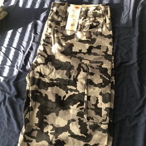 Brand New Levi’s Camo Cargo Shorts